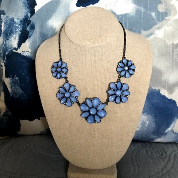 Forever 21 Statement Necklace Blue - Picture 3 of 3